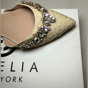 New Cecilia New York Rhinestone Lace Flats Shoes Wedding Sz 8.5 Ivory Cream $245